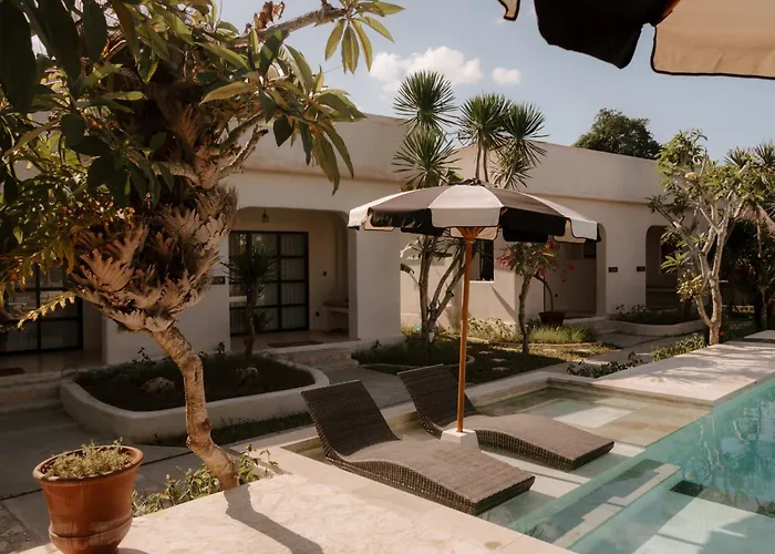 El Campo Mushroom Hotel *