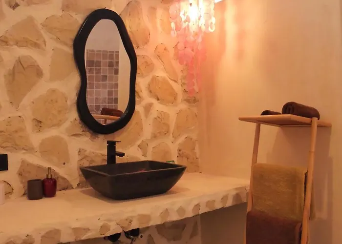 El Campo Mushroom Hotel *