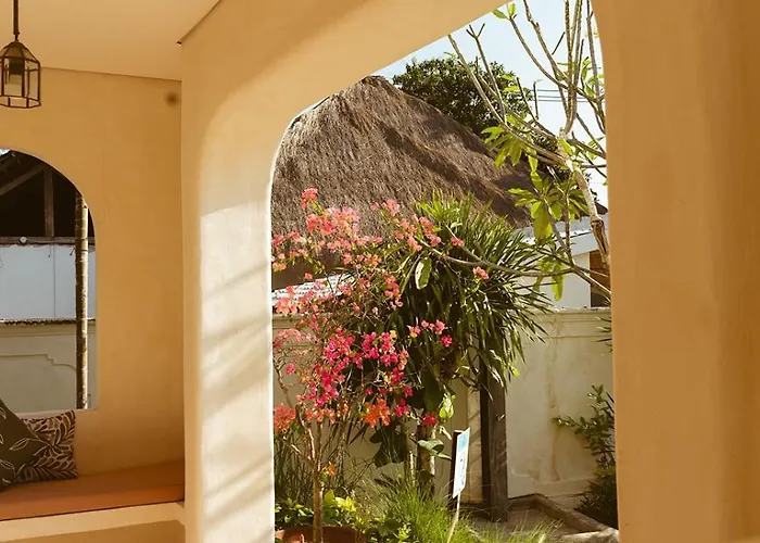 El Campo Mushroom Hotel *